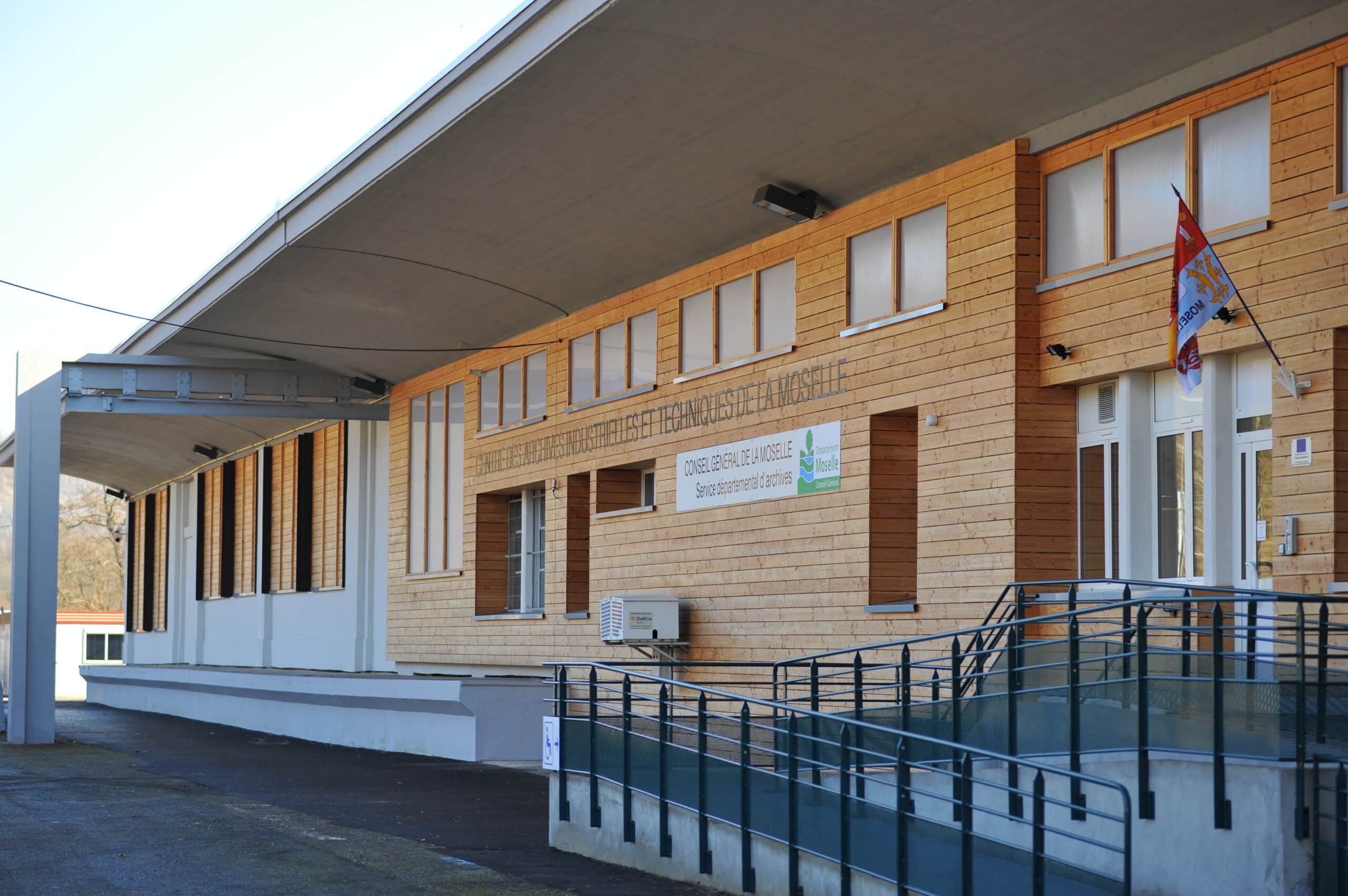 extérieur du Centre des Archives Industrielles et Techniques