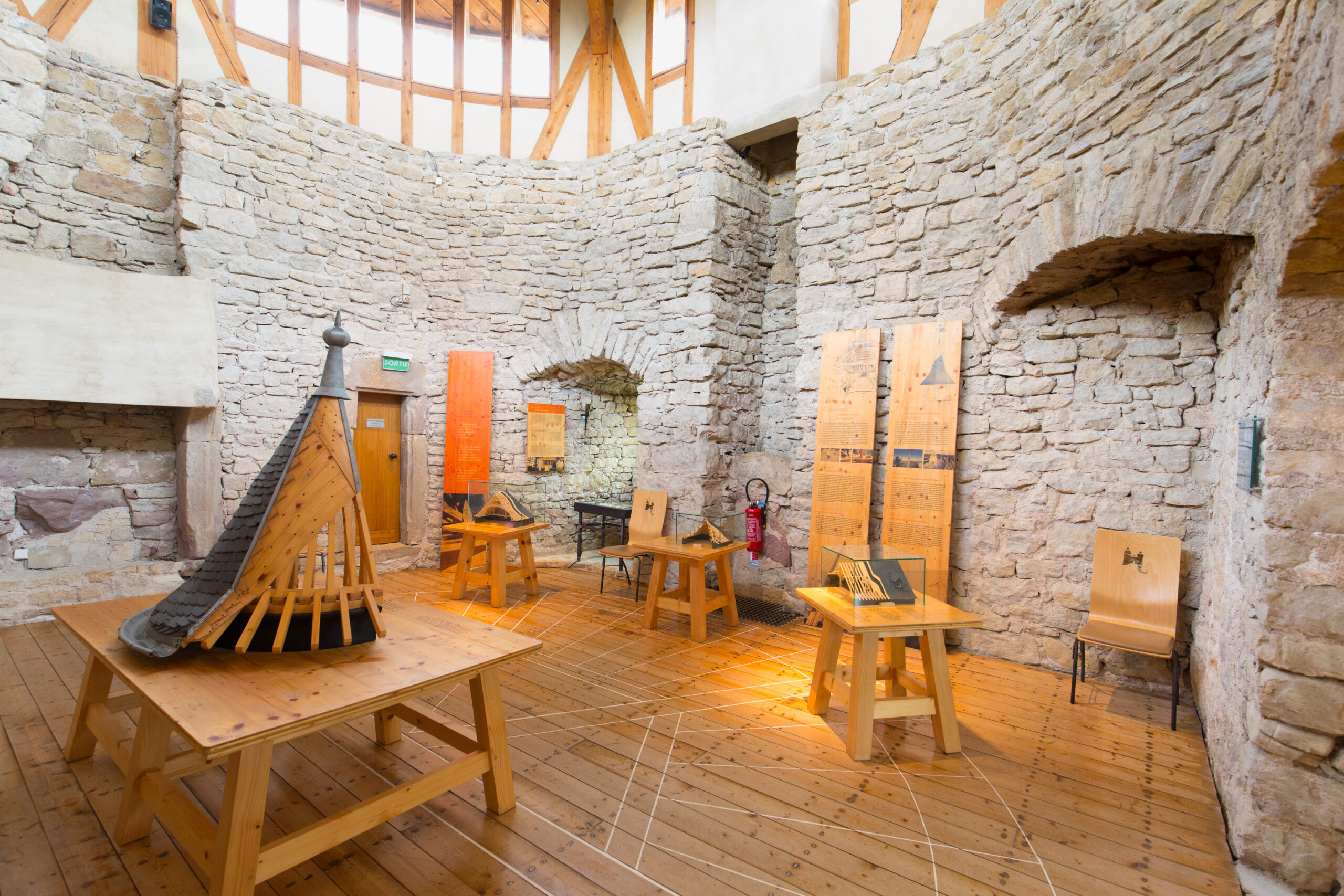 photographie d'une des pièces d'exposition au Château de Malbrouck