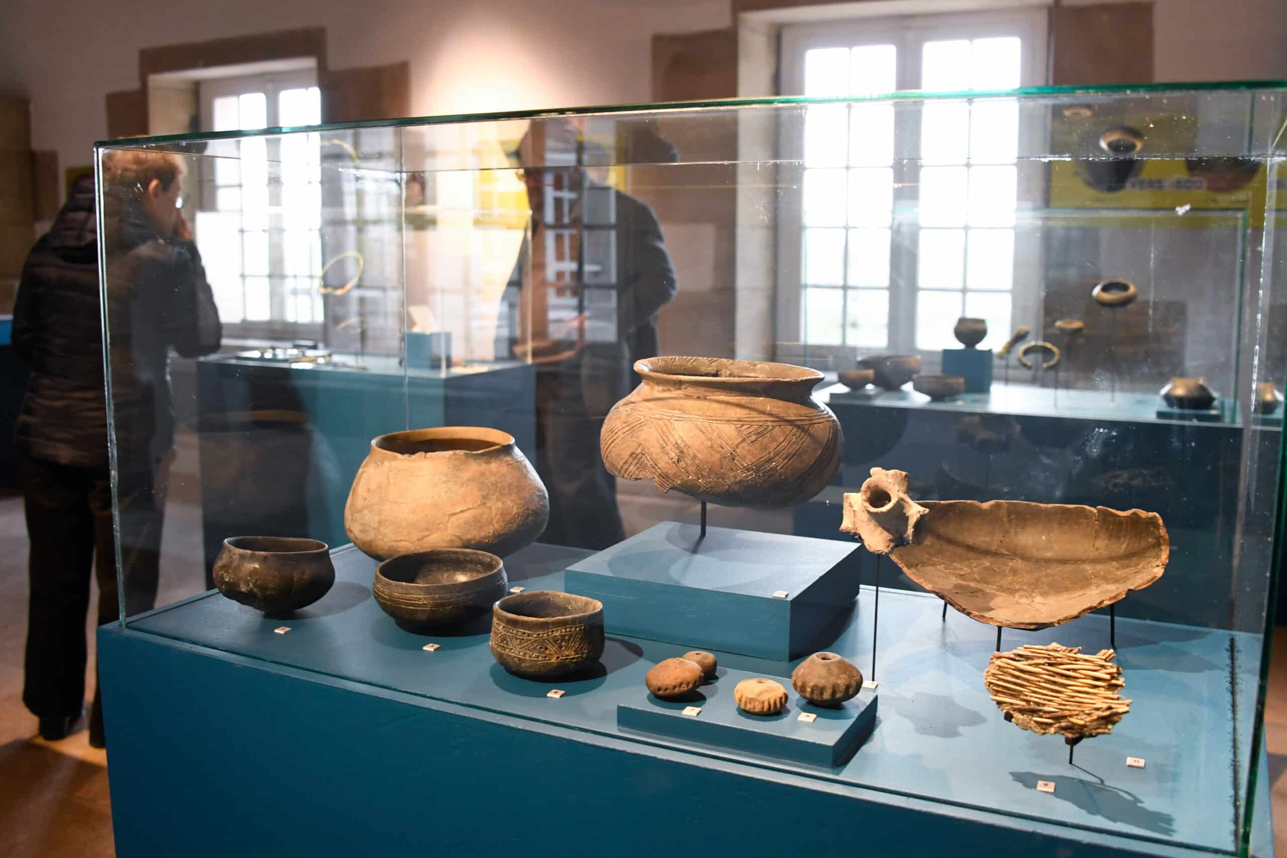 Exposition d'objets au Musée départemental du Sel