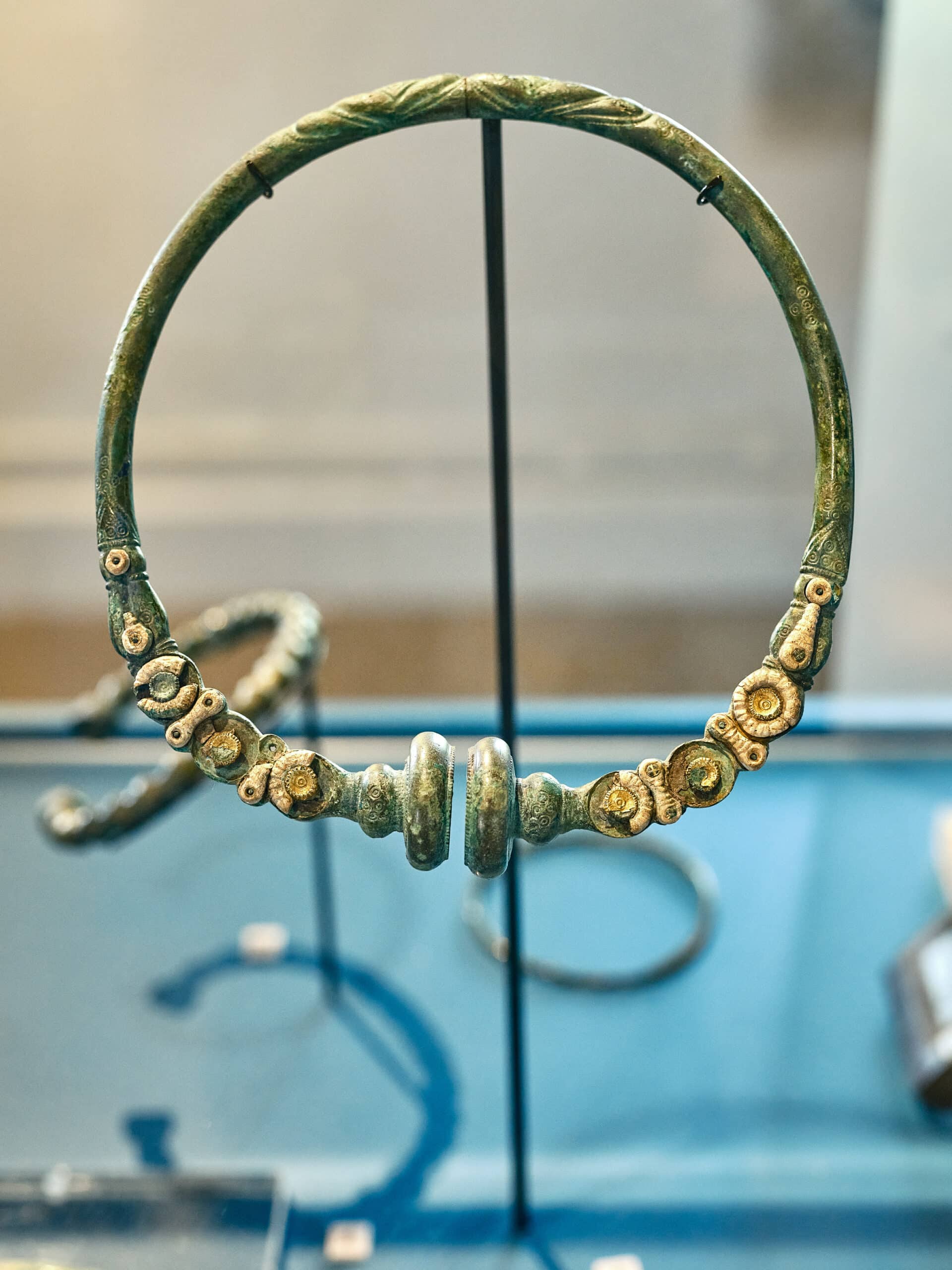 Collier exposé au Musée départemental du Sel
