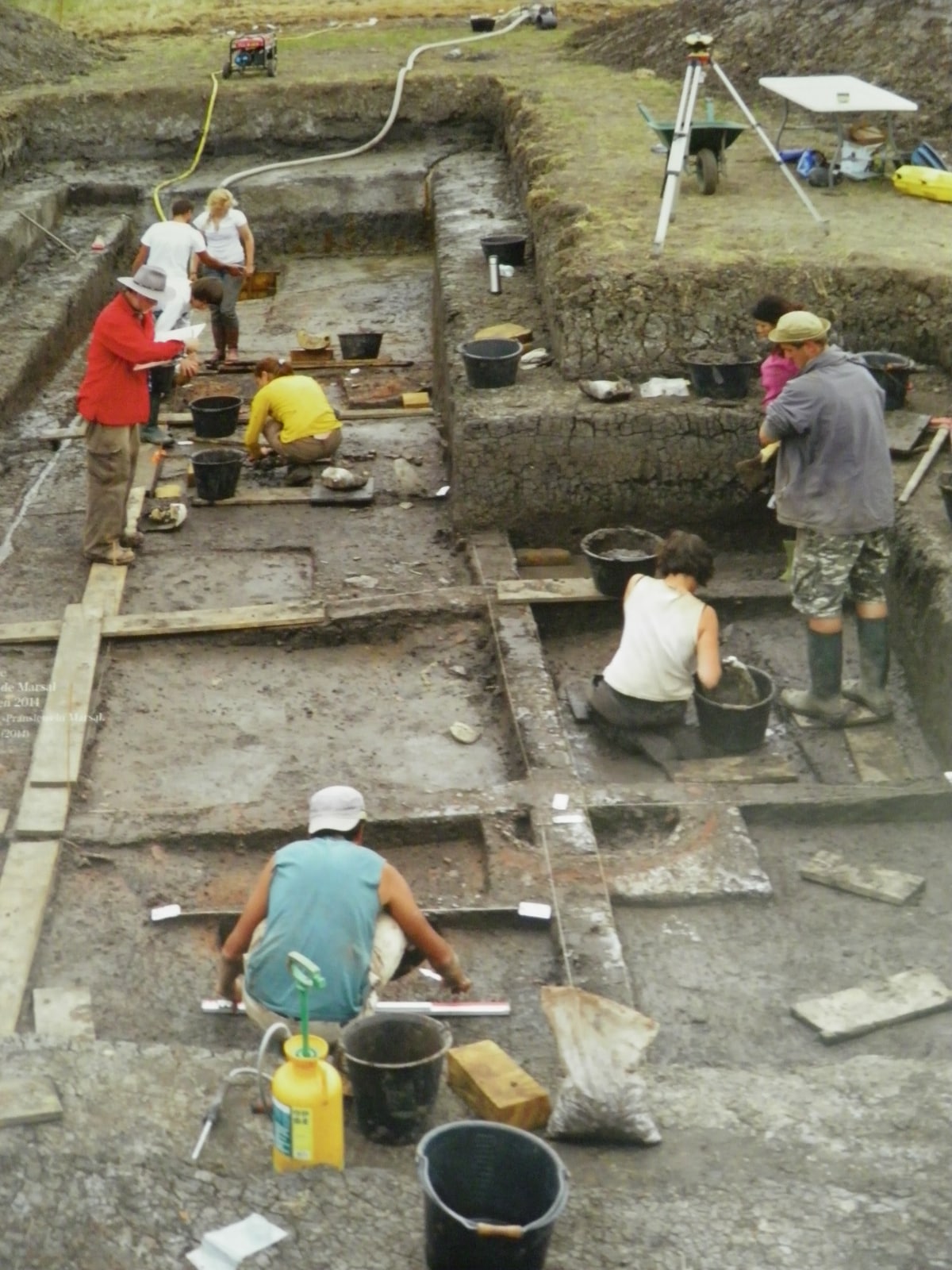 Chercheurs archéologiques au Parc archéologique européen de Bliesbruck-Reinheim